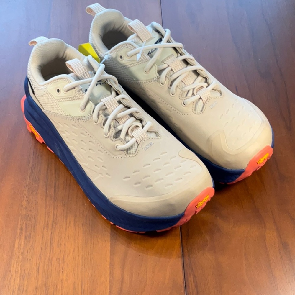 Altra Olympus 6 Low GTX Sample